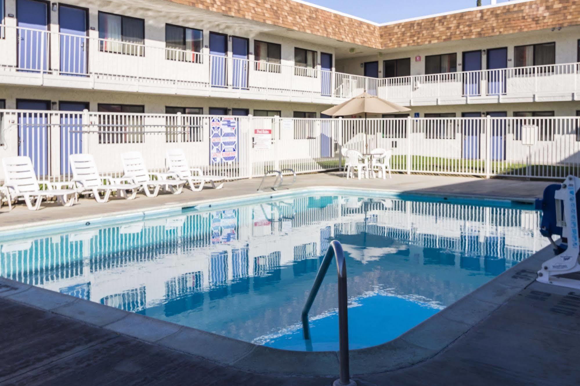 Hotel 6-oroville, Ca 2*